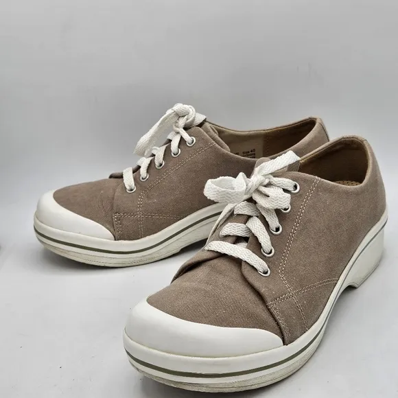 Dansko Vegan veda khaki shoes size 40 us size 9.5 / 10