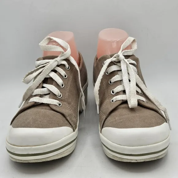 Dansko Vegan veda khaki shoes size 40 us size 9.5 / 10