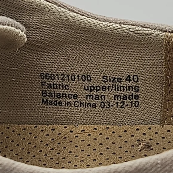 Dansko Vegan veda khaki shoes size 40 us size 9.5 / 10