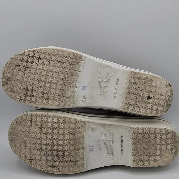 Dansko Vegan veda khaki shoes size 40 us size 9.5 / 10