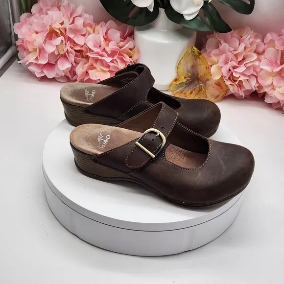 Dansko Women`s Brown Leather Slip-on Martina Mary Jane Nursing Clog