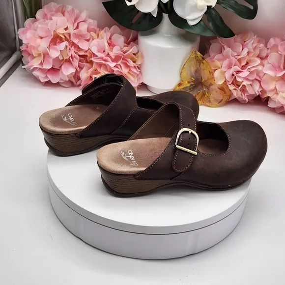 Dansko Women`s Brown Leather Slip-on Martina Mary Jane Nursing Clog