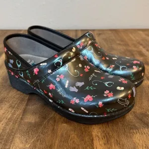 Dansko Women’s LT Pro Hero Nursing Print Leather Professional Clog Slip-On Sz 41