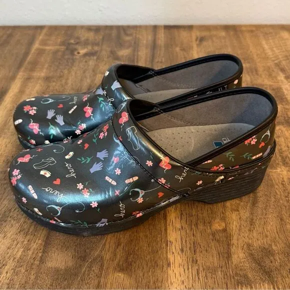 Dansko Women’s LT Pro Hero Nursing Print Leather Professional Clog Slip-On Sz 41