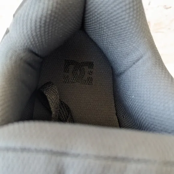 DC Black and Gray Leather Upper Casual Mens  Sneakers