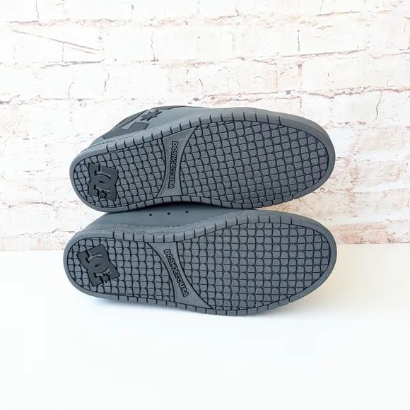 DC Black and Gray Leather Upper Casual Mens  Sneakers