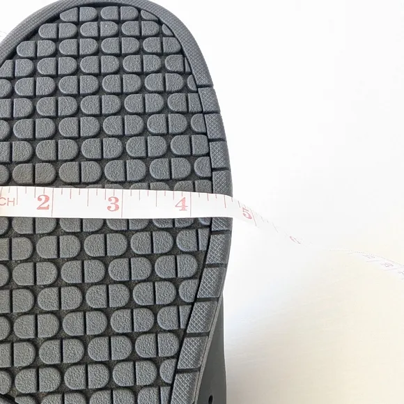 DC Black and Gray Leather Upper Casual Mens  Sneakers