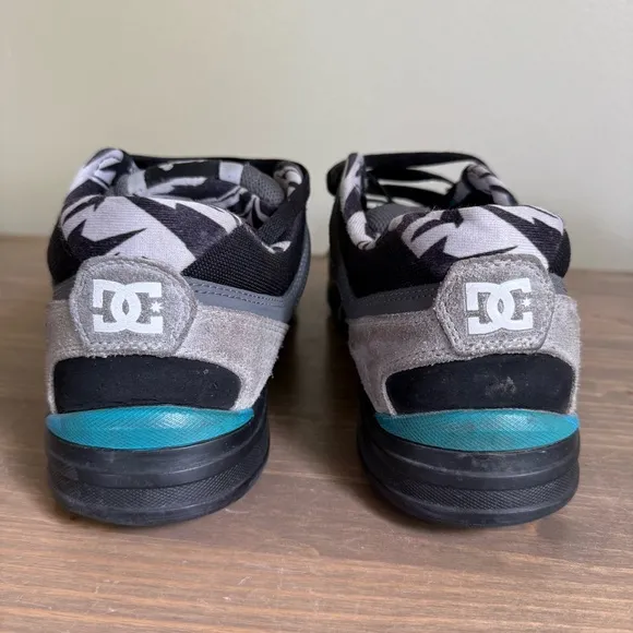 DC Shoes Men’s 11 Grey Blue Stag KB Skate Shoes Sneakers