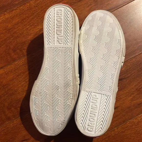 DISNEY SNOW WHITE AND THE SEVEN DWARFS SNEAKERS SLIP ON size 10