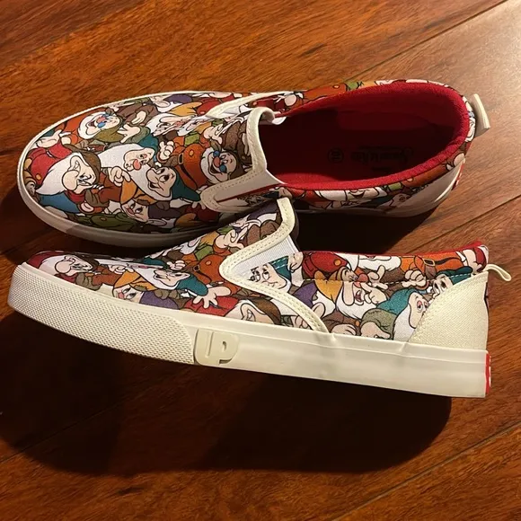 DISNEY SNOW WHITE AND THE SEVEN DWARFS SNEAKERS SLIP ON size 10