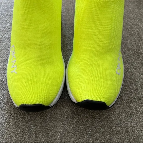 DKNY Parks Slip on shoe/sneaker