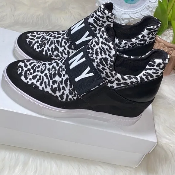 DKNY SLIP-ON WEDGED SNEAKERS