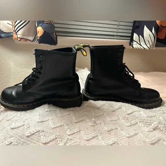 Doc Martens Doctor Dr Martens 1460 WOMEN'S SMOOTH LEATHER LACE UP BOOTS