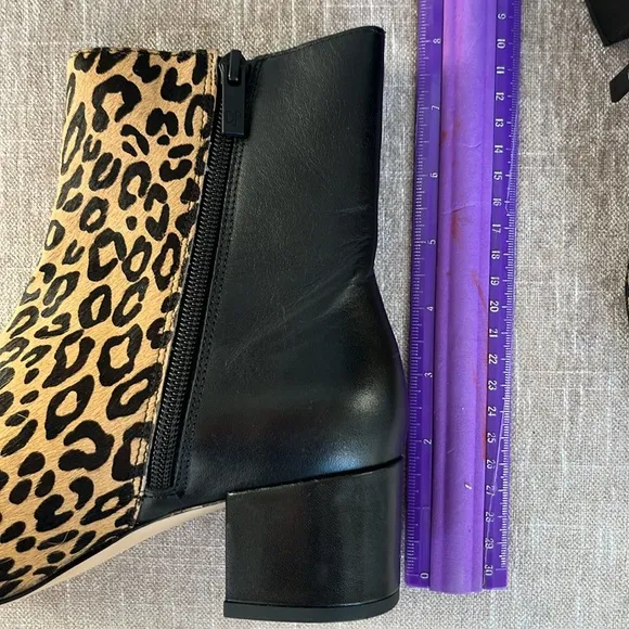 Donald J. Pliner “Cindee” calf, hair and black leather ankle boots - EUC