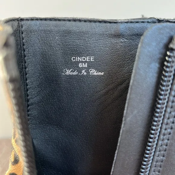 Donald J. Pliner “Cindee” calf, hair and black leather ankle boots - EUC