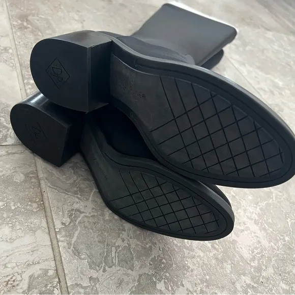 Donald Pliner Cassidy Black Crepe Tall Shaft Boot Size 5M New in Box Retail $268