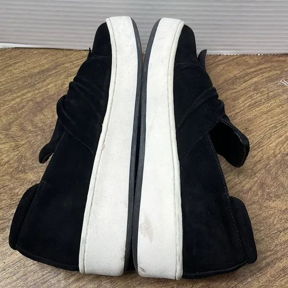 Donald Pliner Celest Black Suede Leather Slip on Sneakers Size 8.5