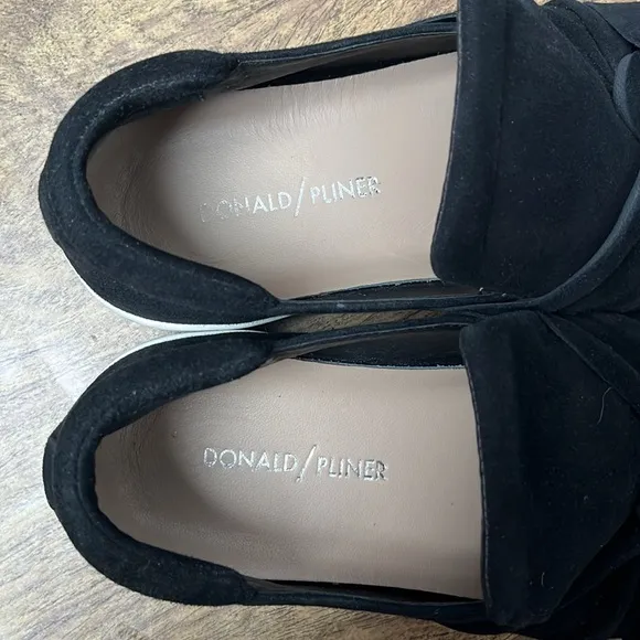 Donald Pliner Celest Black Suede Leather Slip on Sneakers Size 8.5