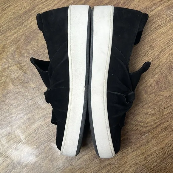Donald Pliner Celest Black Suede Leather Slip on Sneakers Size 8.5