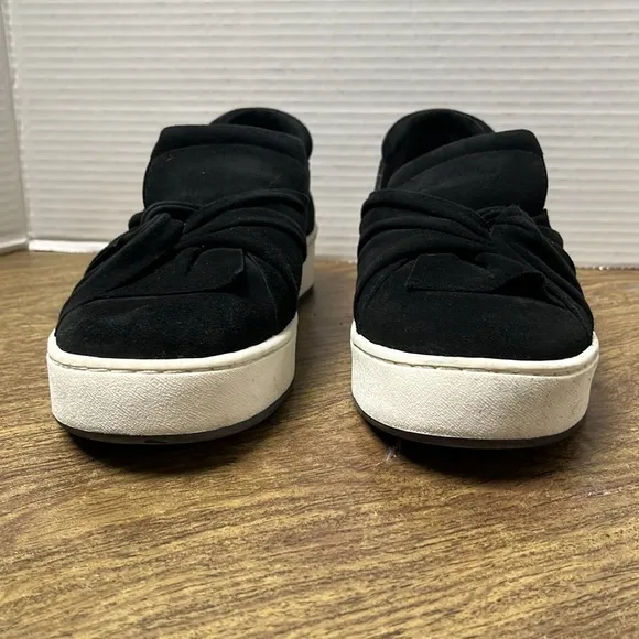 Donald Pliner Celest Black Suede Leather Slip on Sneakers Size 8.5