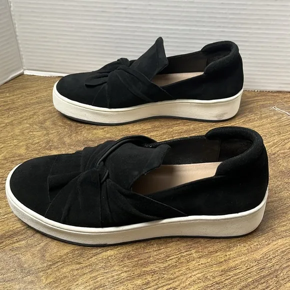 Donald Pliner Celest Black Suede Leather Slip on Sneakers Size 8.5