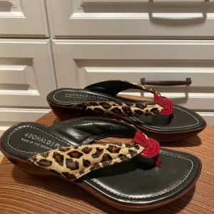 Donald Pliner sandals