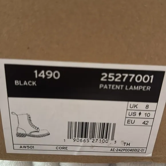 Dr. AirWair Martens 1490 Core Lamper PatentLeather Boots.