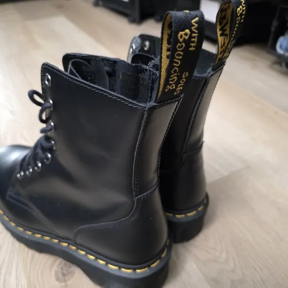 Dr. Marten Jadon Smooth Leather Platform Boots