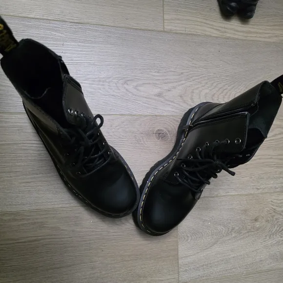 Dr. Marten Jadon Smooth Leather Platform Boots