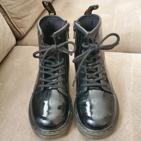 Dr. Marten Junior 1460 black lace up boots in Black Patent Leather sz 13