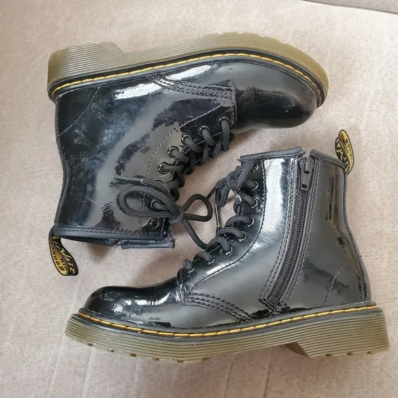 Dr. Marten Junior 1460 black lace up boots in Black Patent Leather sz 13