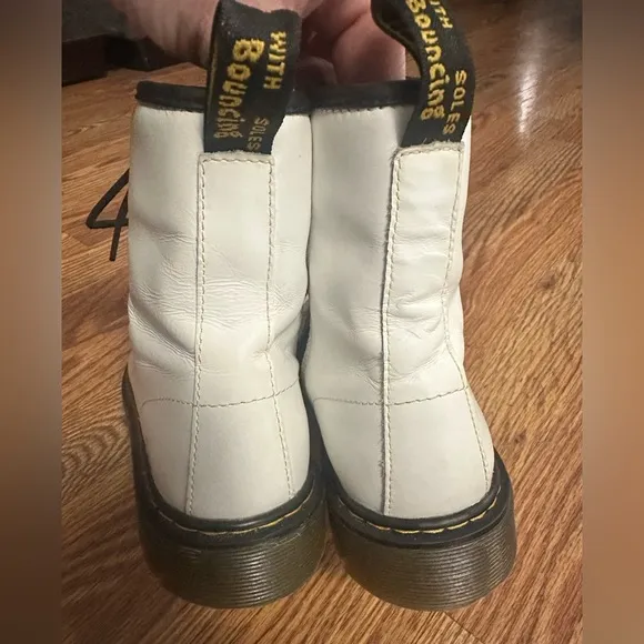 Dr. Marten kids Boots, White 1460Y Size 6