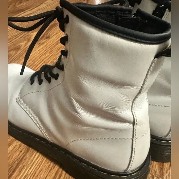 Dr. Marten kids Boots, White 1460Y Size 6