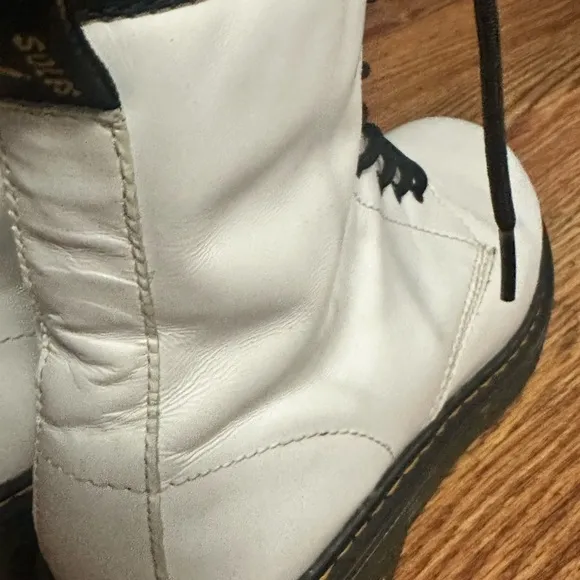 Dr. Marten kids Boots, White 1460Y Size 6