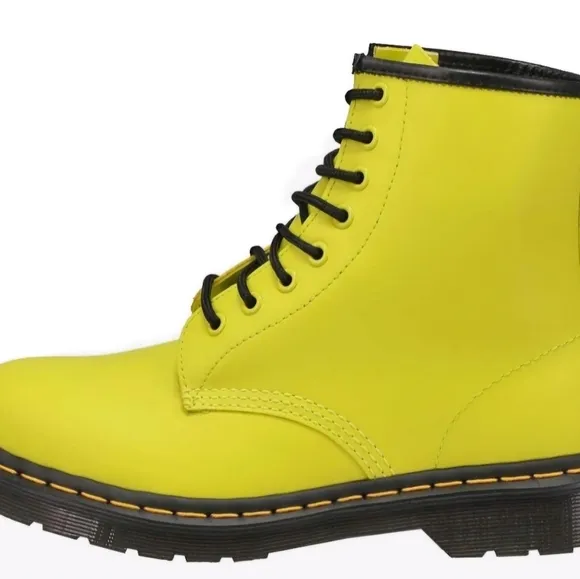Dr  Martens 1460 8-Eye Leather Women  BootSize7 new