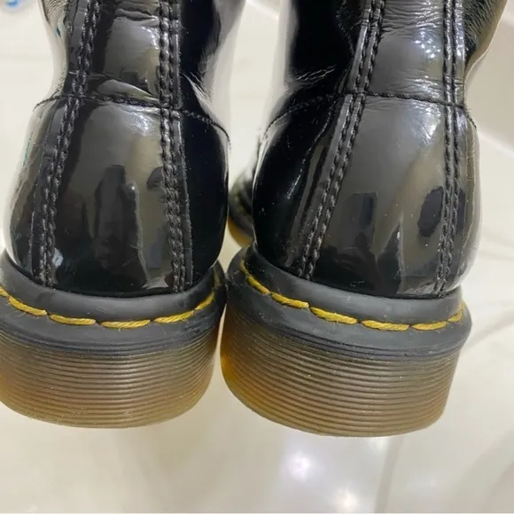 DR. MARTENS 1460 8-Eye Patent Boots