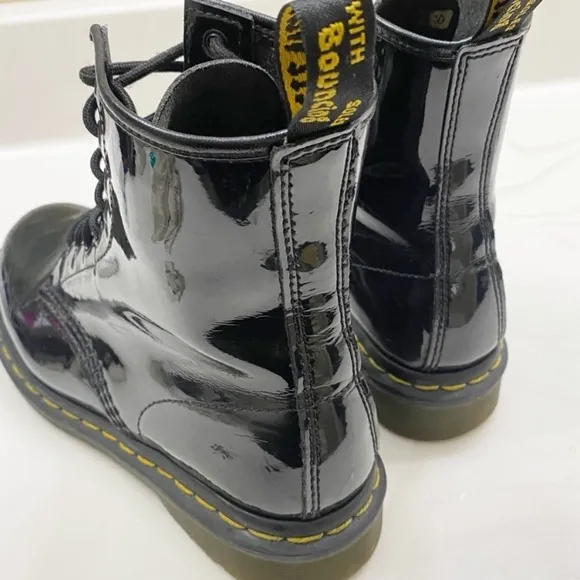DR. MARTENS 1460 8-Eye Patent Boots