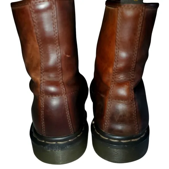 DR. MARTENS 1460 Classic Brown Leather‎ LaceUp Combat Style Ankle Boots Womens 7