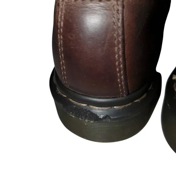 DR. MARTENS 1460 Classic Brown Leather‎ LaceUp Combat Style Ankle Boots Womens 7
