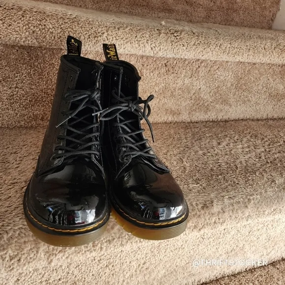 Dr. Martens 1460 Junior boots size 3