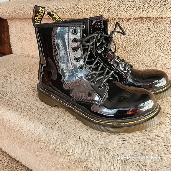 Dr. Martens 1460 Junior boots size 3