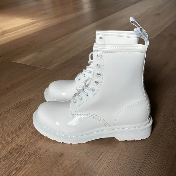 Dr. Martens 1460 Mono Combat Boots Women Size 8 White Shiny Patent Leather NWOT
