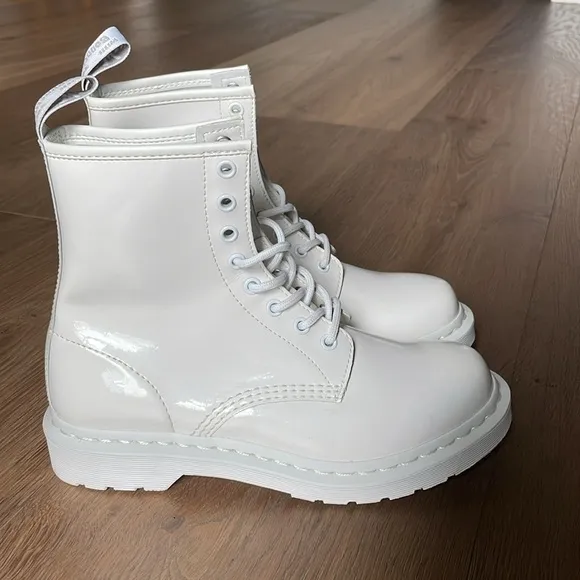 Dr. Martens 1460 Mono Combat Boots Women Size 8 White Shiny Patent Leather NWOT