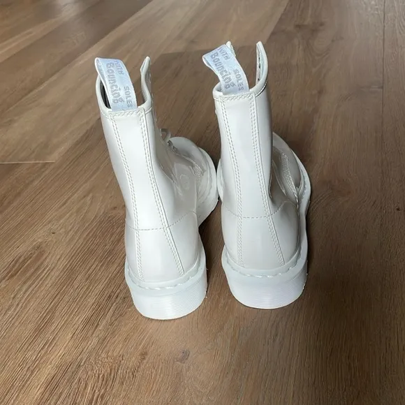 Dr. Martens 1460 Mono Combat Boots Women Size 8 White Shiny Patent Leather NWOT