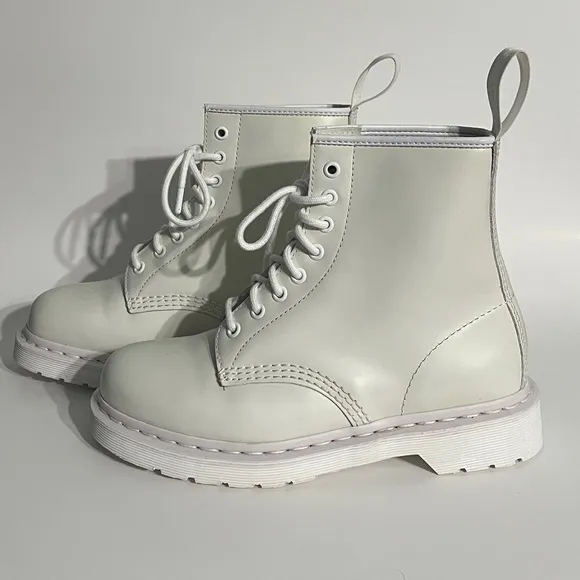 Dr Martens 1460 Mono White Smooth Leather Lace up Boots, EU 39, US size 8. Docs
