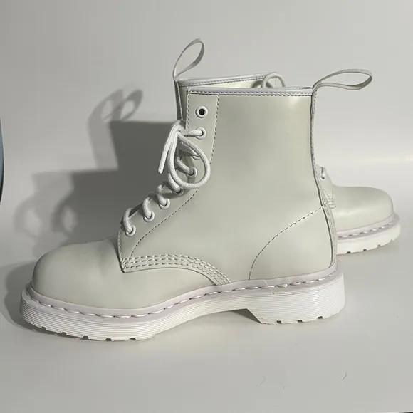 Dr Martens 1460 Mono White Smooth Leather Lace up Boots, EU 39, US size 8. Docs