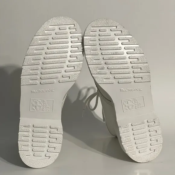 Dr Martens 1460 Mono White Smooth Leather Lace up Boots, EU 39, US size 8. Docs