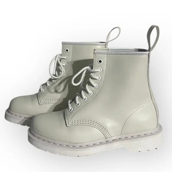 Dr Martens 1460 Mono White Smooth Leather Lace up Boots, EU 39, US size 8. Docs