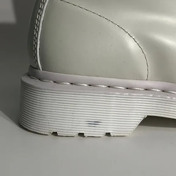 Dr Martens 1460 Mono White Smooth Leather Lace up Boots, EU 39, US size 8. Docs