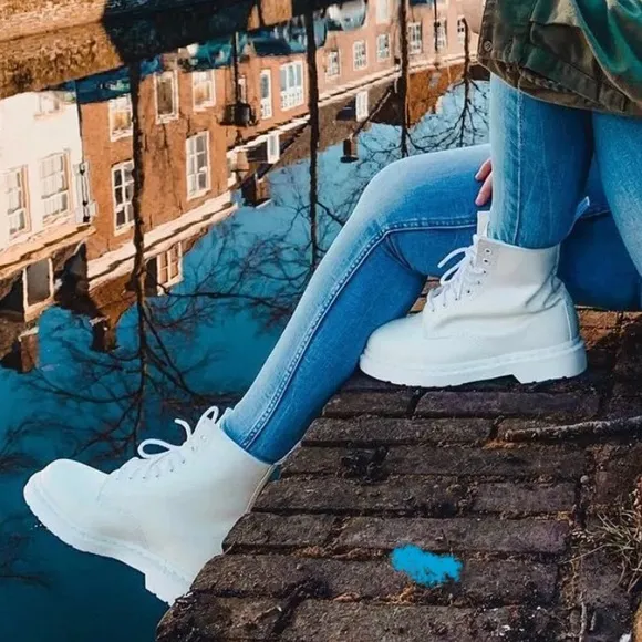 Dr Martens 1460 Mono White Smooth Leather Lace up Boots, EU 39, US size 8. Docs